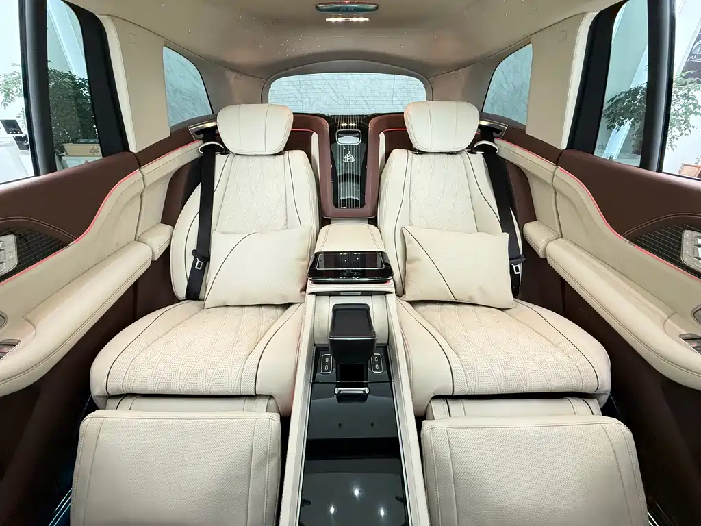 Mercedes-Benz GLS — фото 14