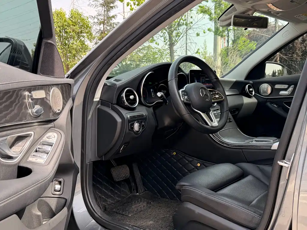 Mercedes-Benz C-Class 2019 — фото 8