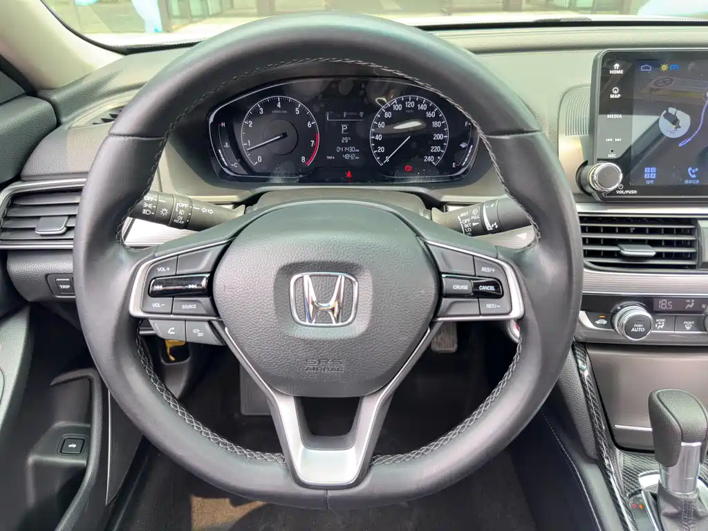 Honda Accord 2018 — фото 12