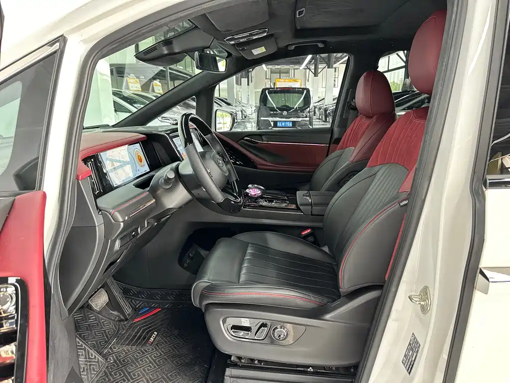 GAC Motor Trumpchi M8 2023 — фото 9
