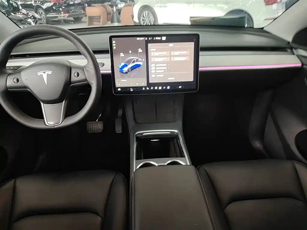 Tesla Model Y 2024 — фото 14