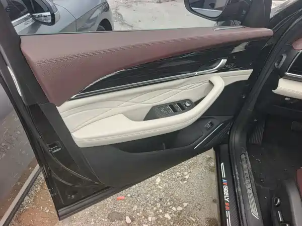 Geely Xingyue L 2023