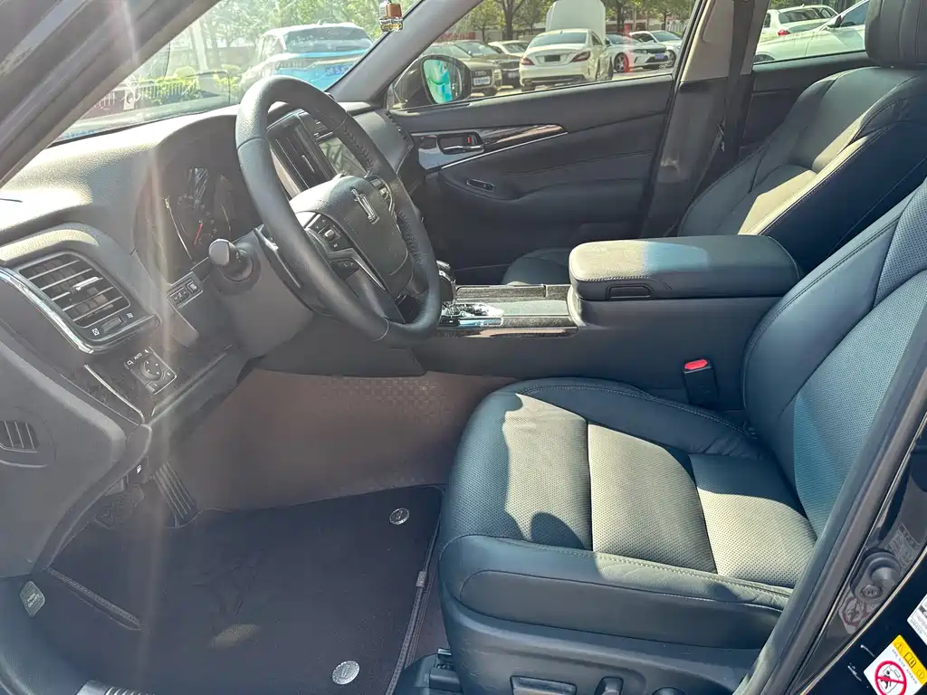 Toyota Crown 2019 — фото 12