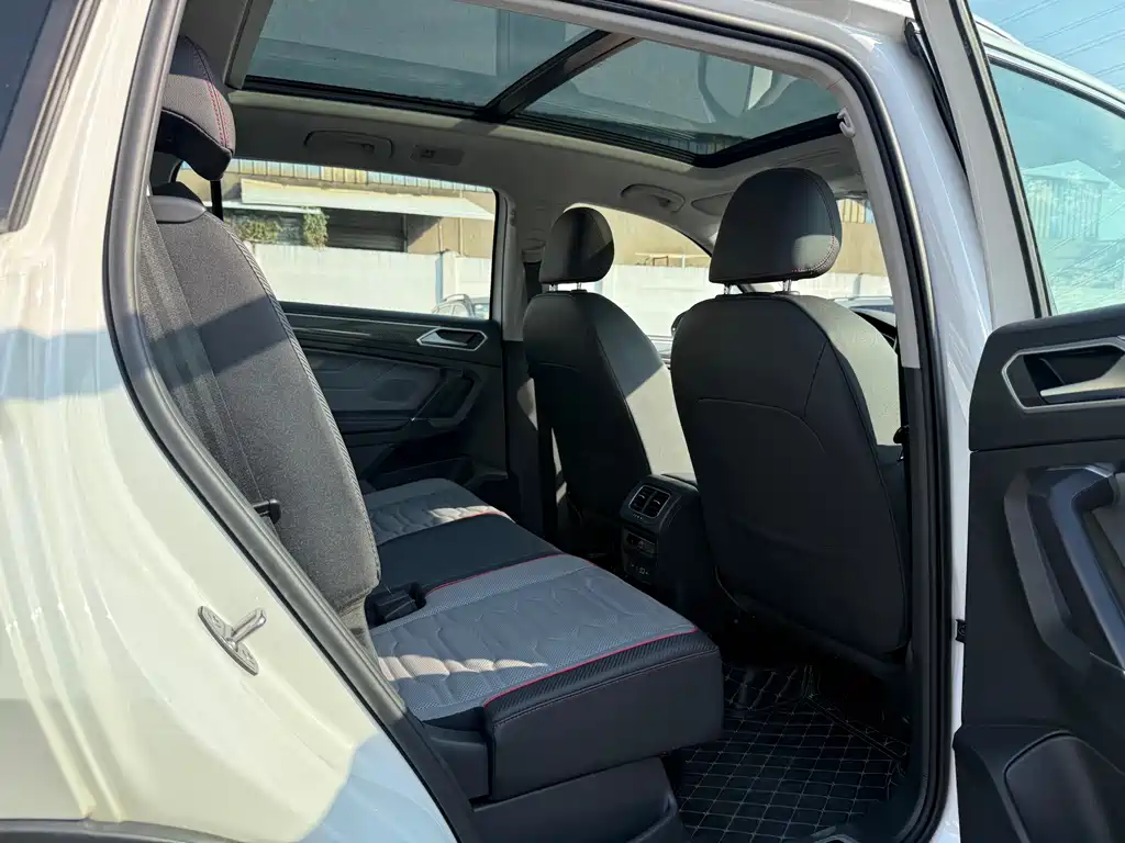 Volkswagen Tiguan L 2022 — фото 27