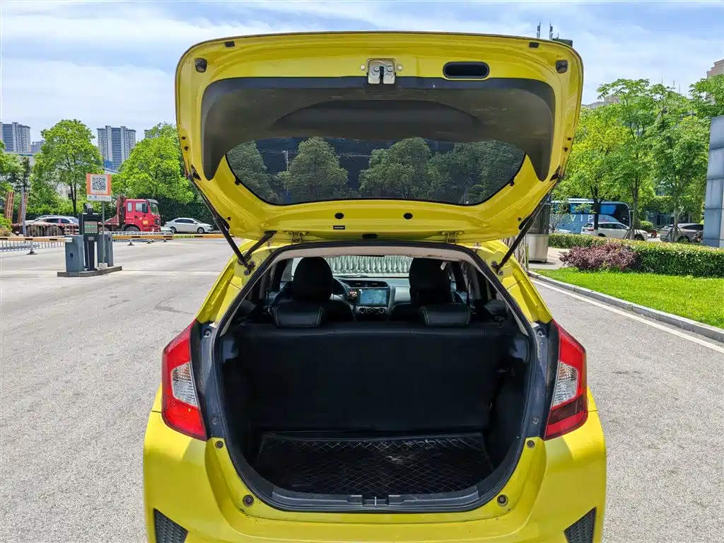 Honda Fit 2017 — фото 10