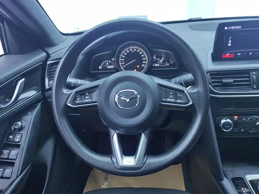 Mazda CX-4 2023 — фото 15