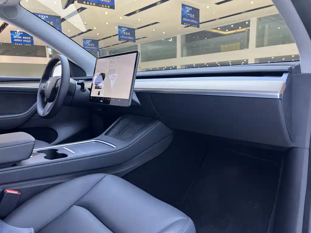 Tesla Model Y 2021 — фото 10