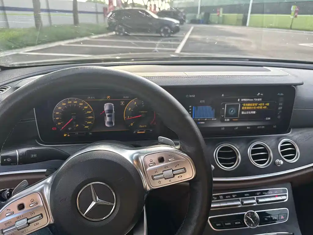 Mercedes-Benz E-Class 2019 — фото 11
