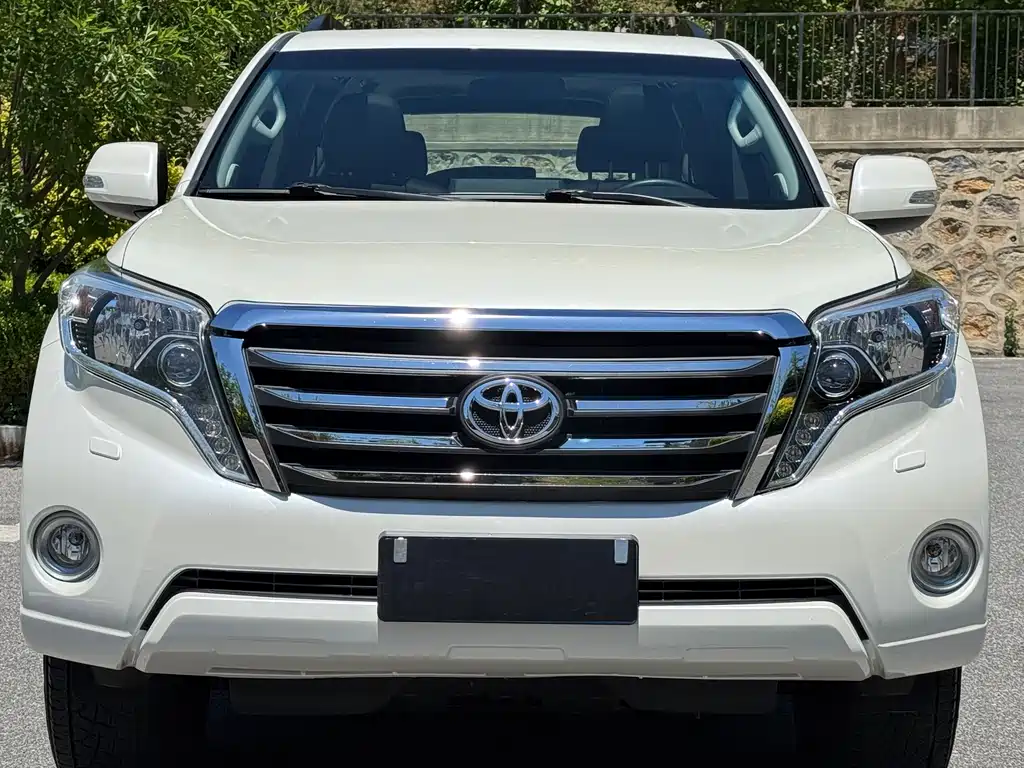 Toyota Prado 2017 — фото 2