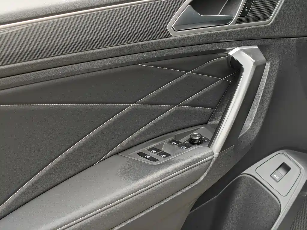 Volkswagen Tiguan L 2022 — фото 16
