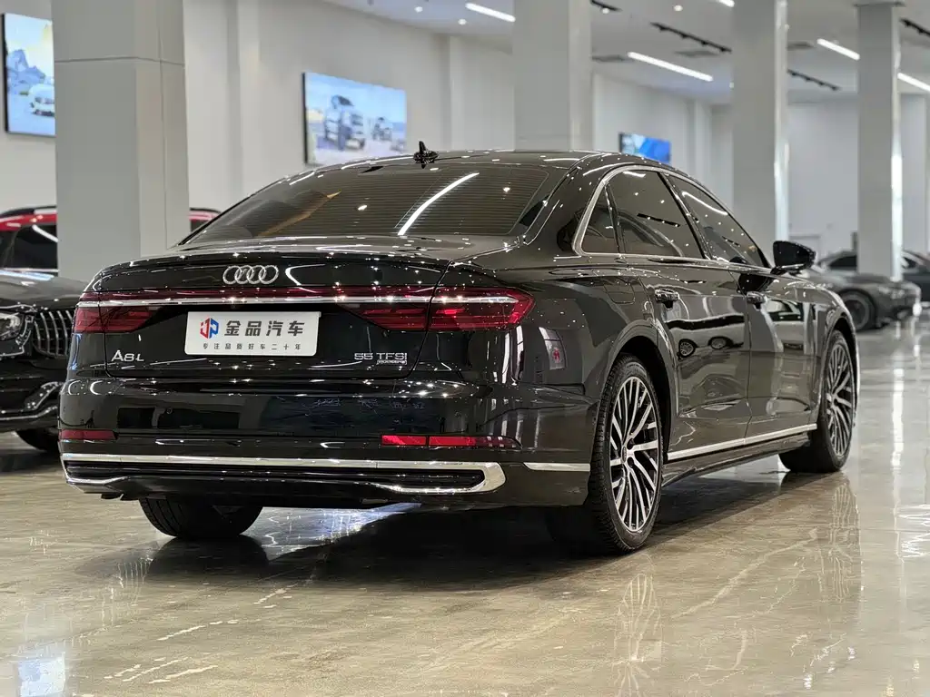 Audi A8 2024 — фото 4