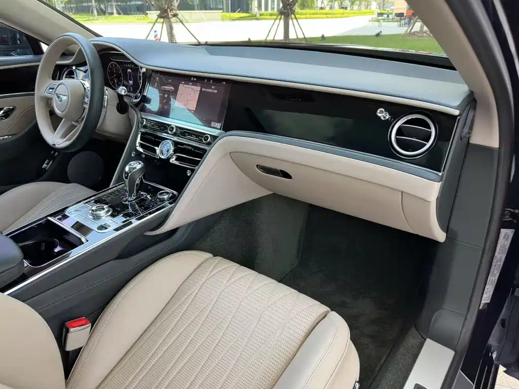 Bentley Flying Spur 2022 — фото 11