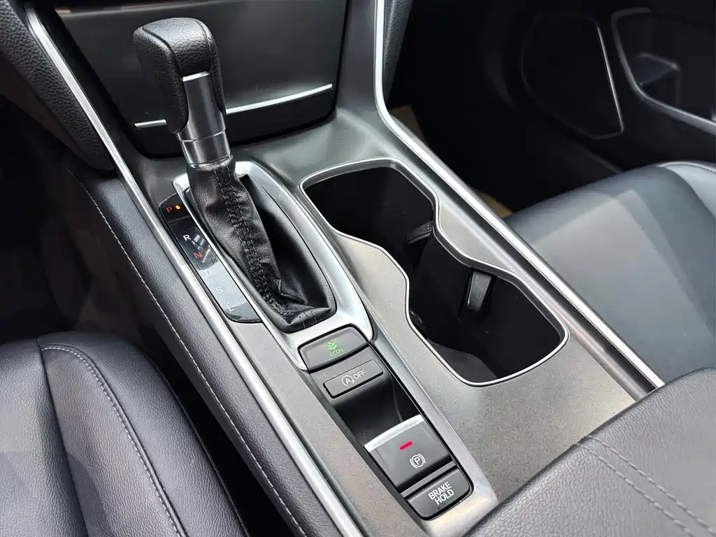 Honda Accord 2022 — фото 15