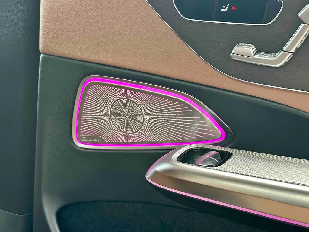 Mercedes-Benz E-Class 2025 — фото 11