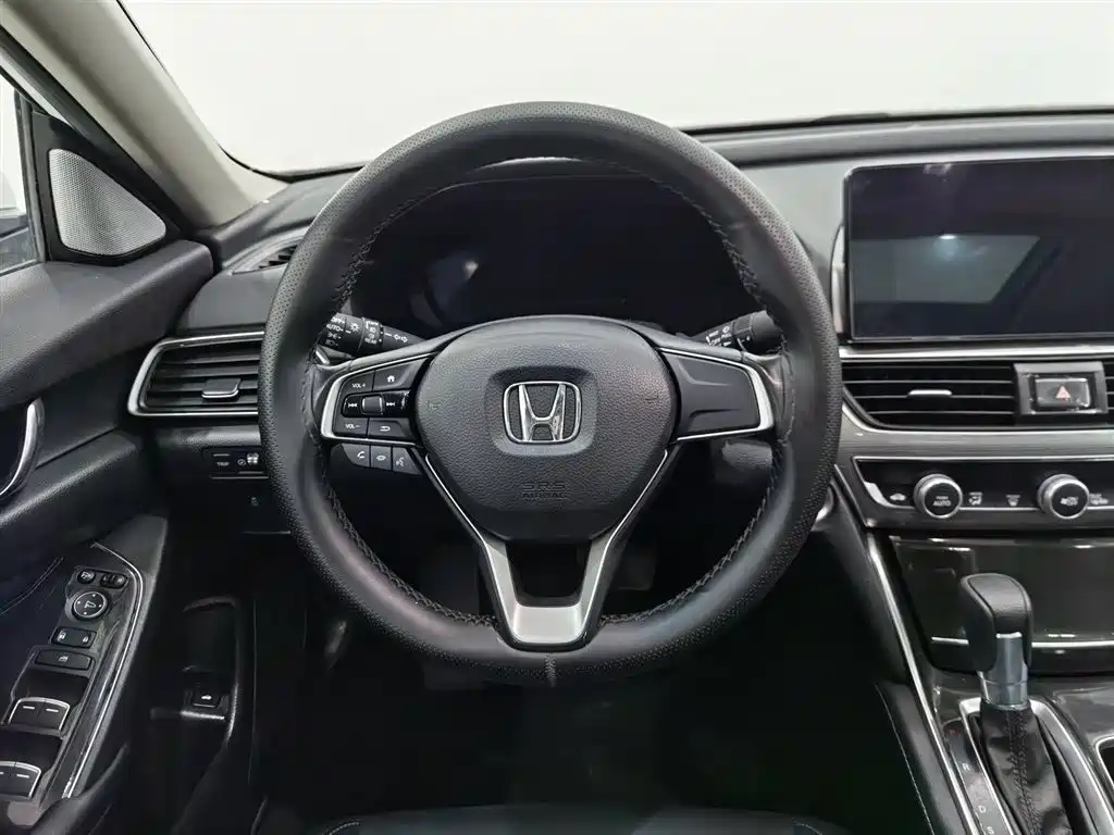 Honda Accord 2022 — фото 11
