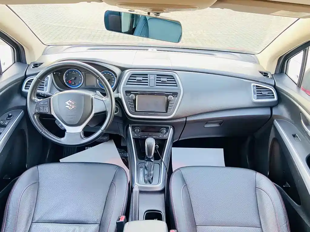 Suzuki S-Cross 2015 — фото 12