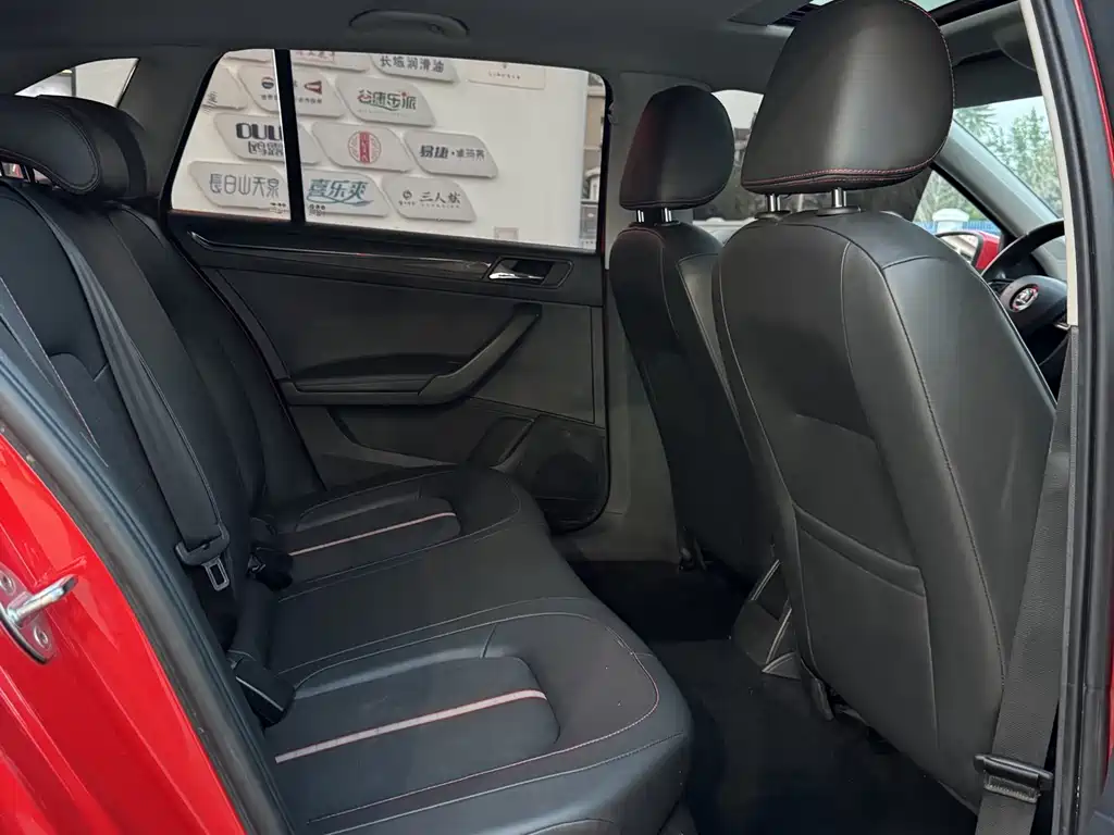 Skoda Rapid Spaceback 2020 — фото 13