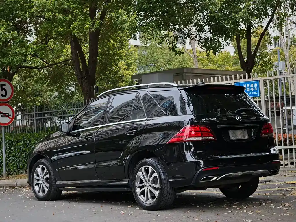 Mercedes-Benz GLE 2017 — фото 3