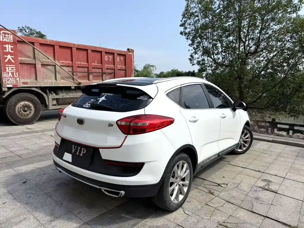 Geely Emgrand GS 2016 — фото 7
