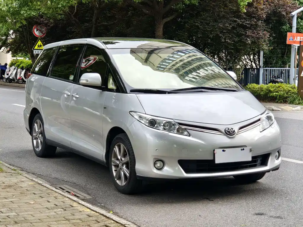 Toyota Previa 2018 — фото 3