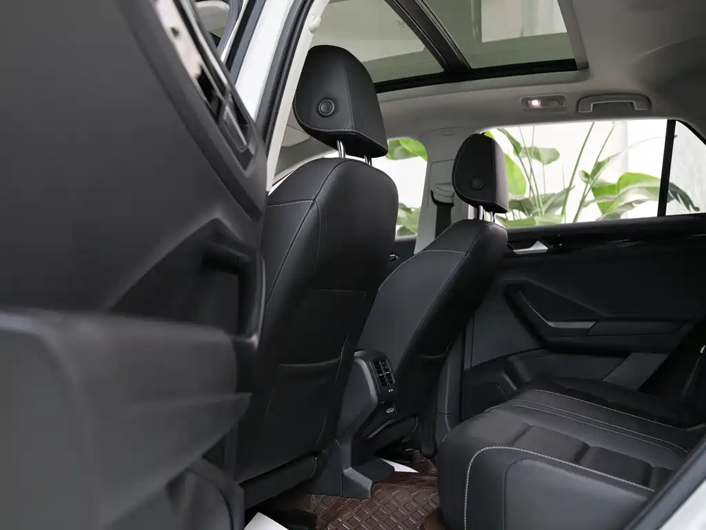 Volkswagen T-Roc 2022 — фото 13