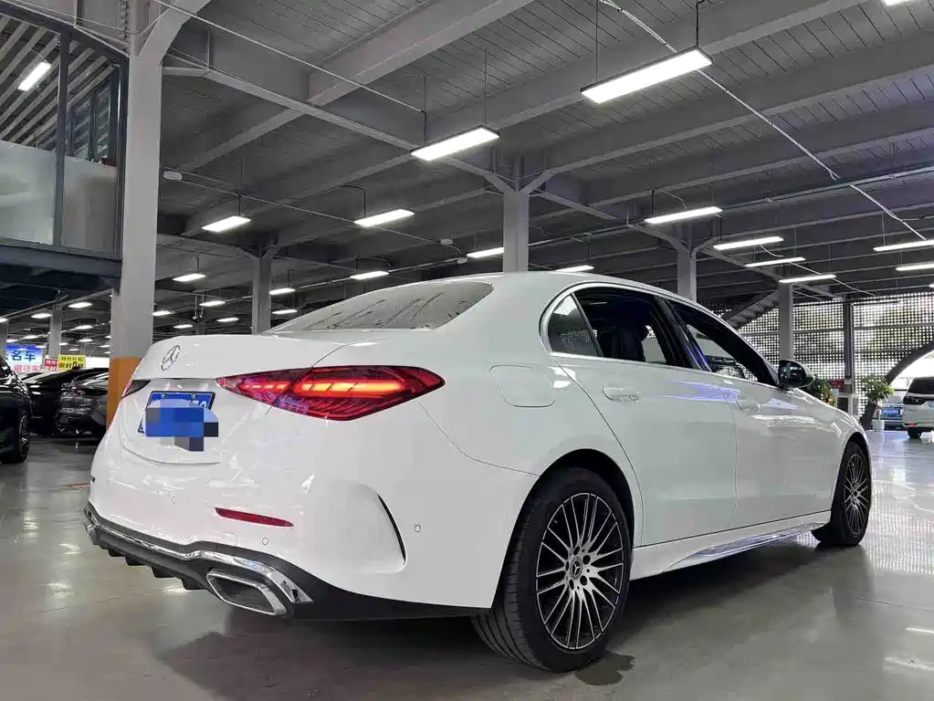 Mercedes-Benz C-Class 2024 — фото 10