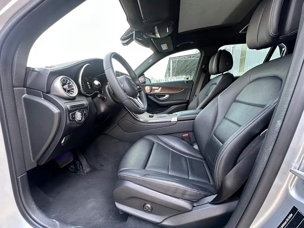 Mercedes-Benz GLC 2023