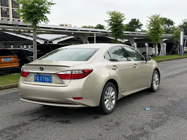 Lexus ES 2015