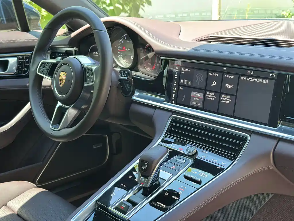 Porsche Panamera 2018 — фото 11