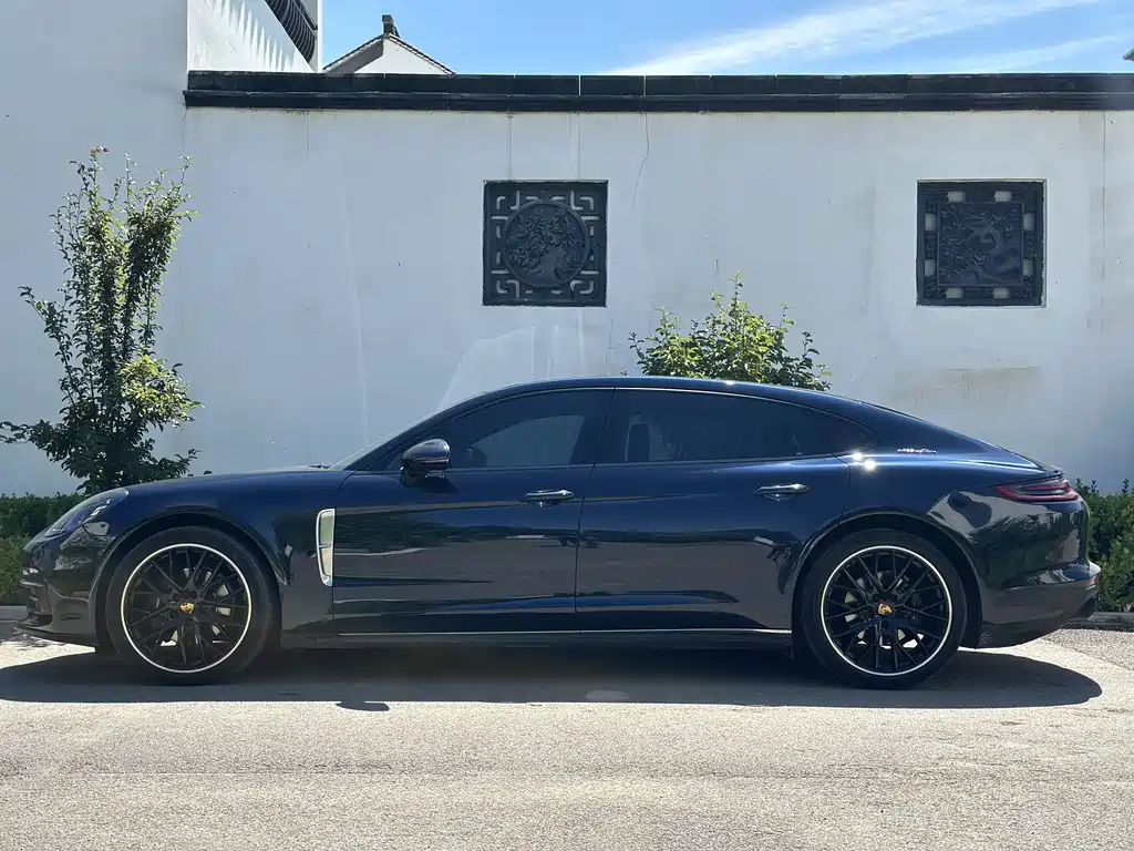 Porsche Panamera 2018 — фото 14