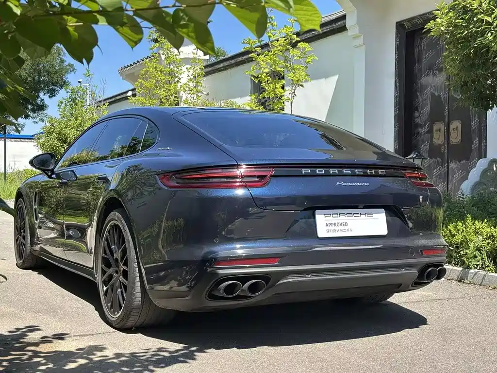 Porsche Panamera 2018 — фото 15