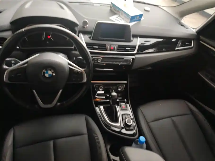BMW 2 Series Active Tourer 2019 — фото 12