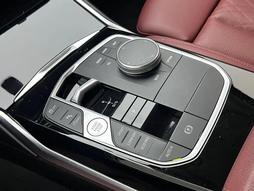 BMW 3 Series 2023 — фото 15