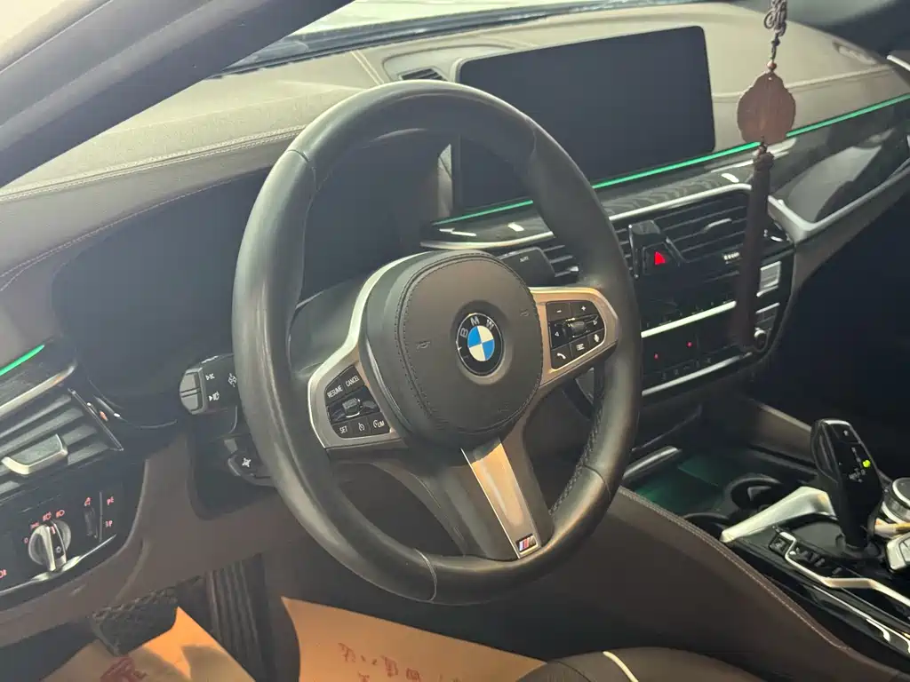 BMW 5 Series 2021