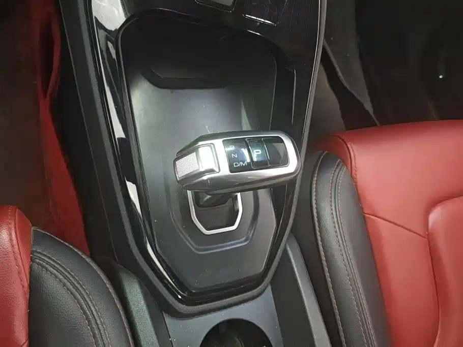 Haval H2s 2018 — фото 16