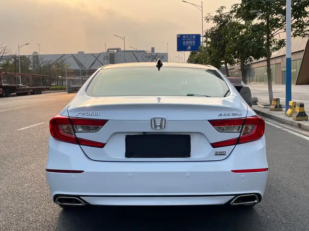 Honda Accord 2018 — фото 14