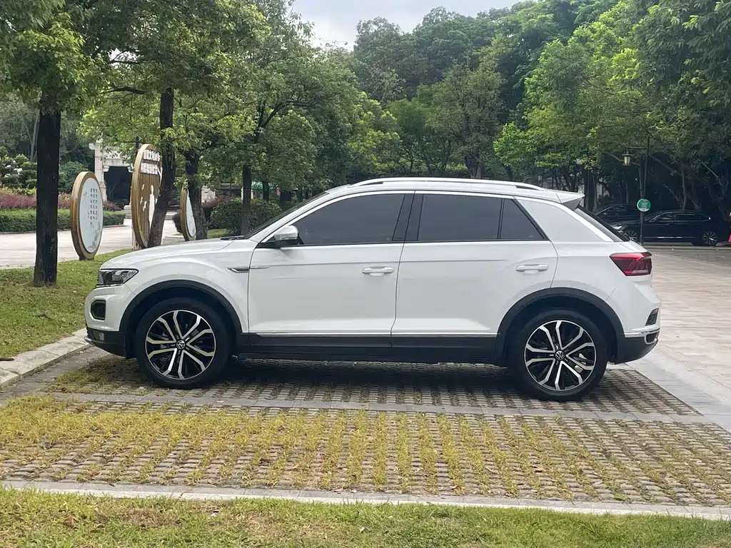 Volkswagen T-Roc 2021 — фото 9