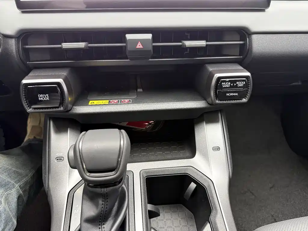Toyota RAV4 — фото 18