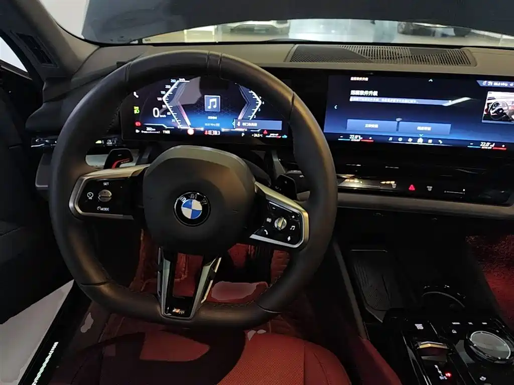 BMW 5 Series 2025 — фото 11