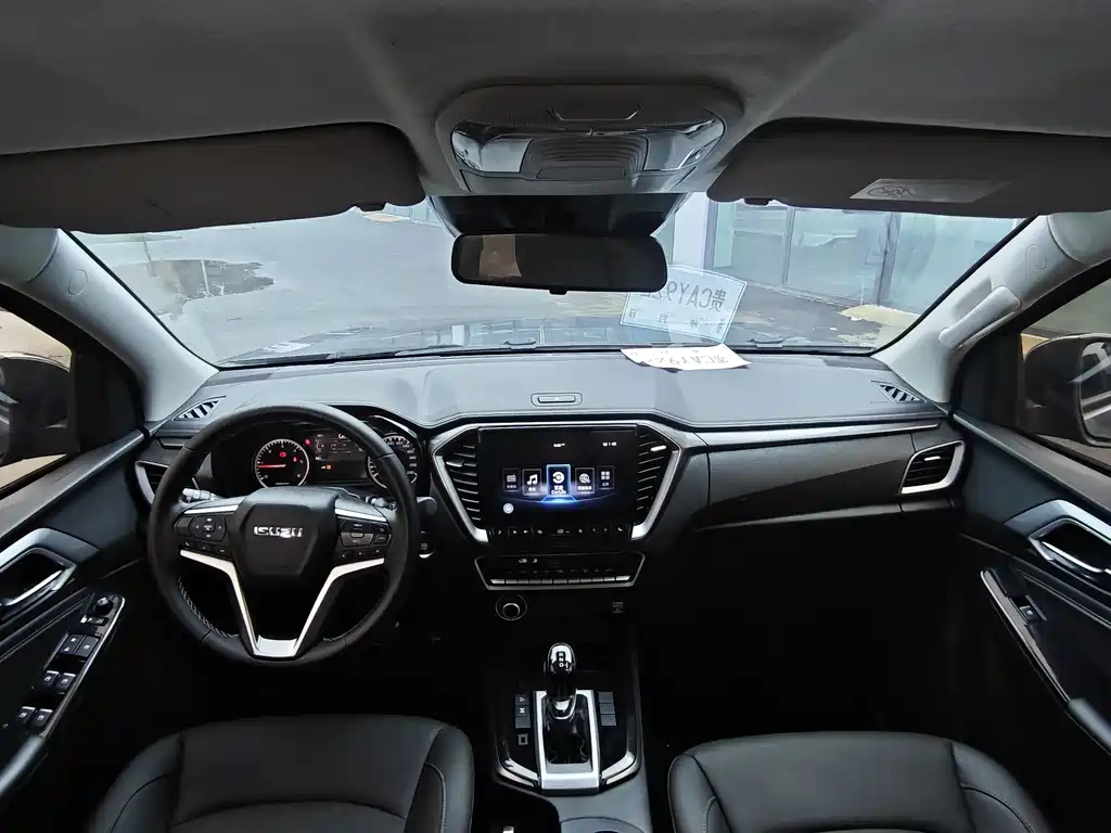 Isuzu D-MAX 2023 — фото 16