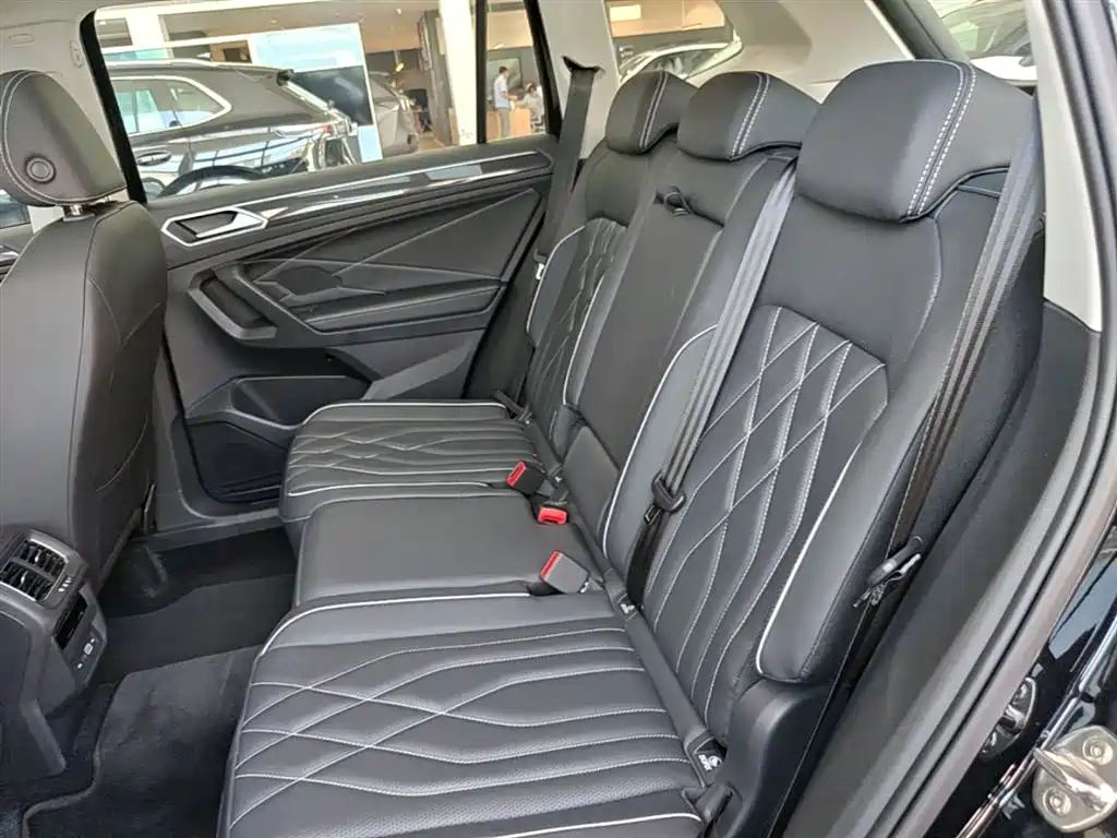 Volkswagen Tiguan L PHEV 2025 — фото 17