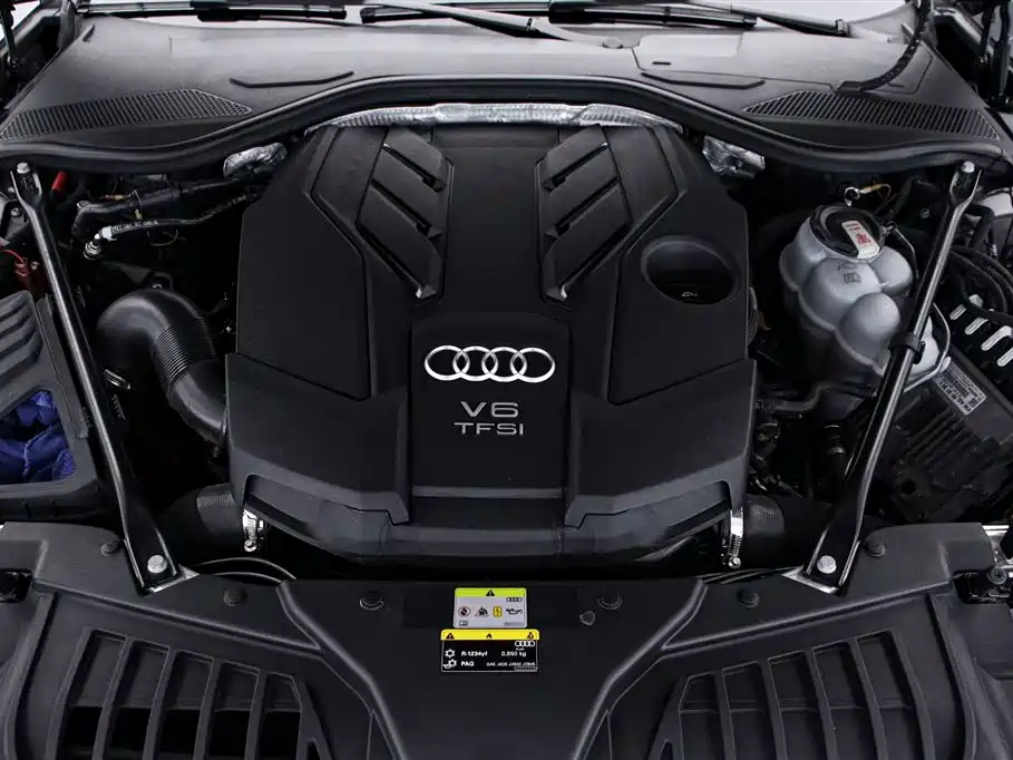 Audi A8 2021 — фото 18