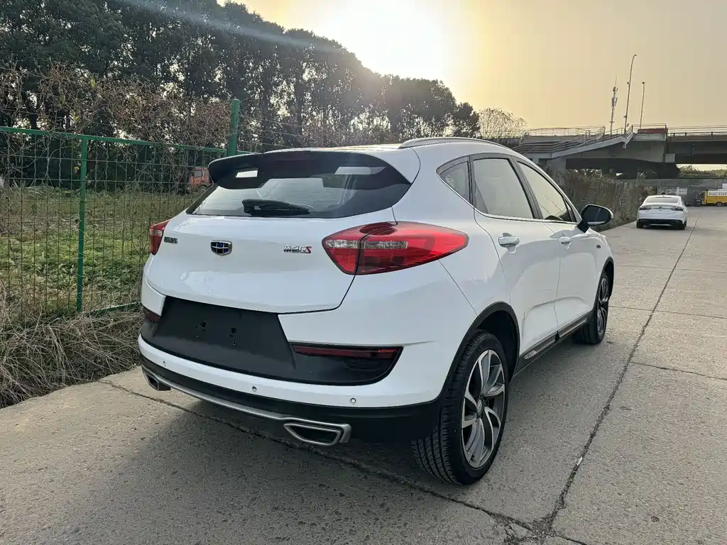 Geely Emgrand GS 2018 — фото 17