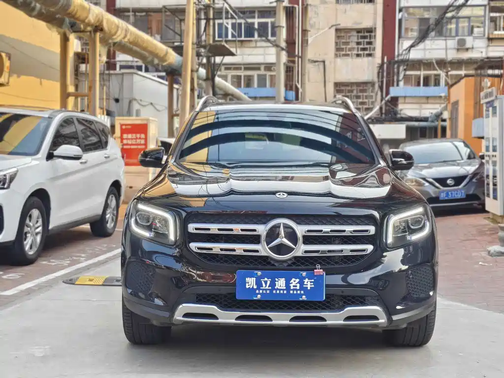 Mercedes-Benz GLB 2023