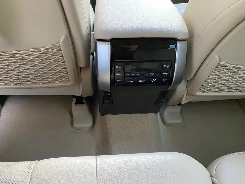 Toyota Prado 2019 — фото 11
