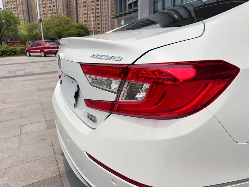 Honda Accord 2018 — фото 22