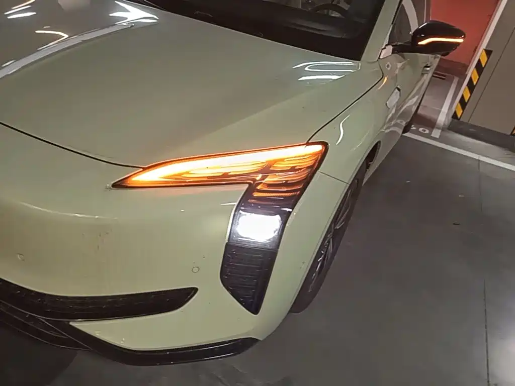 Hongqi EH7 2026 — фото 24