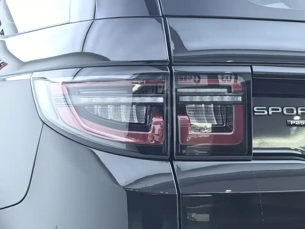 Land Rover Discovery Sport 2021 — фото 24