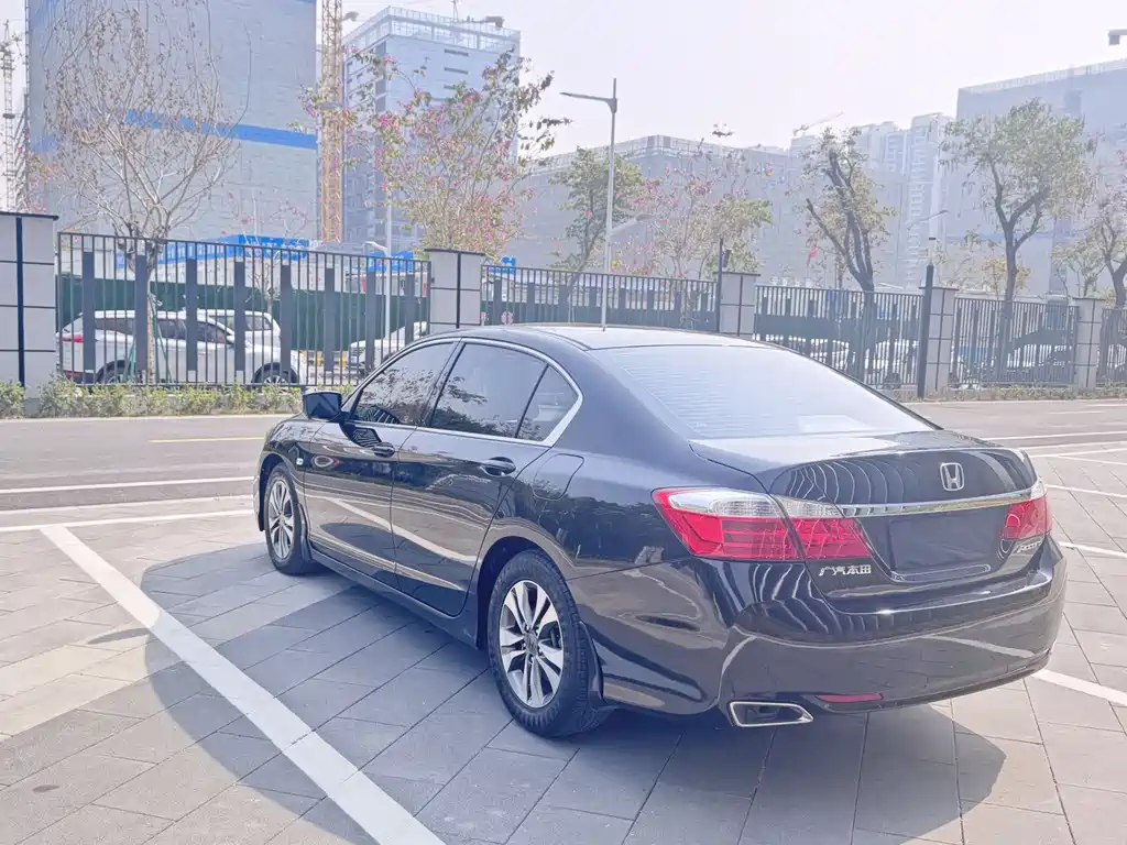 Honda Accord 2016 — фото 7