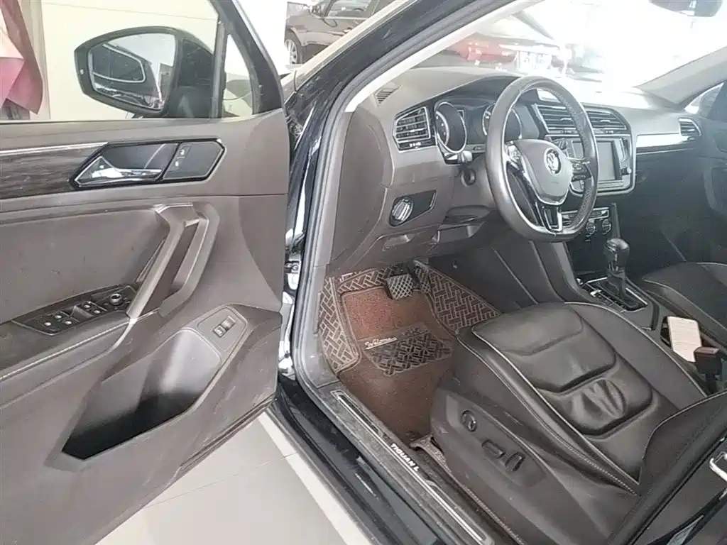 Volkswagen Tiguan L 2017 — фото 16